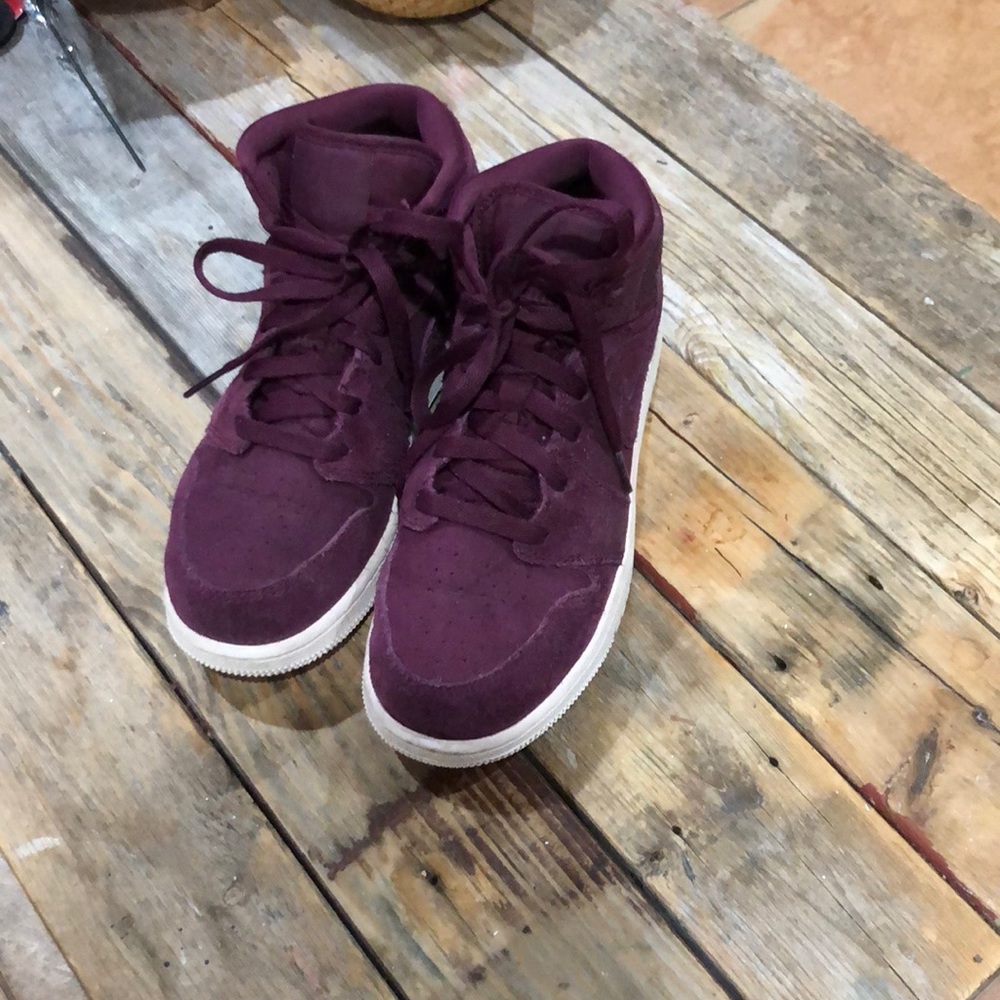 Air Jordan 1 Mid Bordeaux